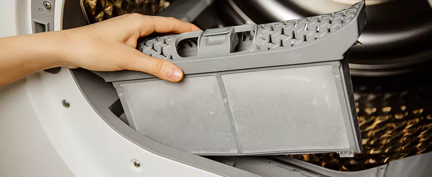Signs Of A Clogged Dryer Lint Trap in Palm Desert, California